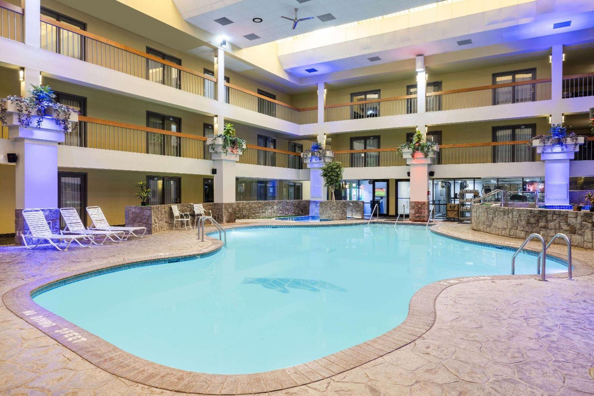 Baymont By Wyndham Shakopee Hotel Bagian luar foto