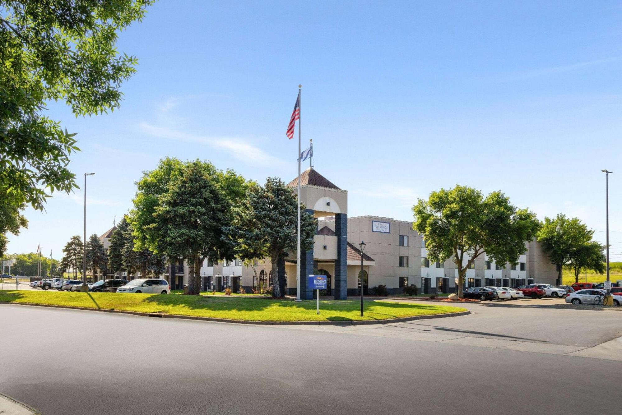 Baymont By Wyndham Shakopee Hotel Bagian luar foto
