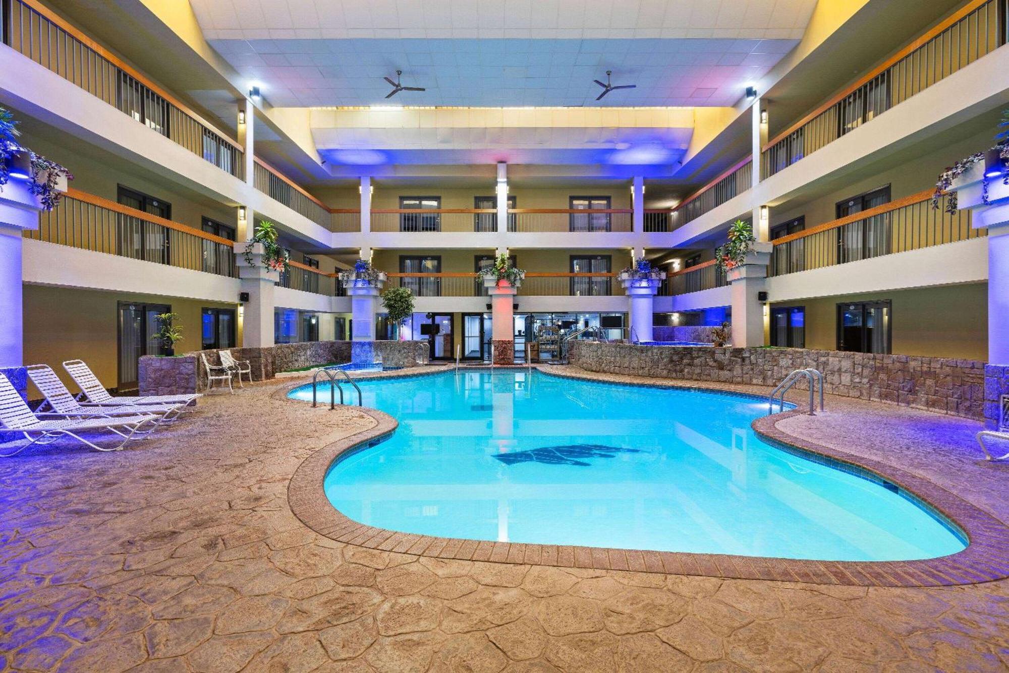 Baymont By Wyndham Shakopee Hotel Bagian luar foto